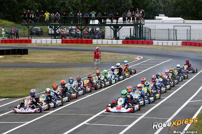 Start Rotax Max Junioren Kay van Berlo op eerste rij